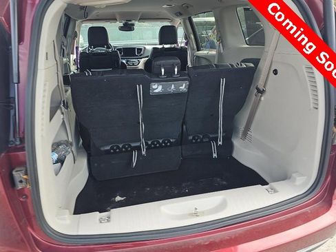 Used 2018 Chrysler Pacifica Touring-L Plus w/ Advanced Safetytec Group image 10