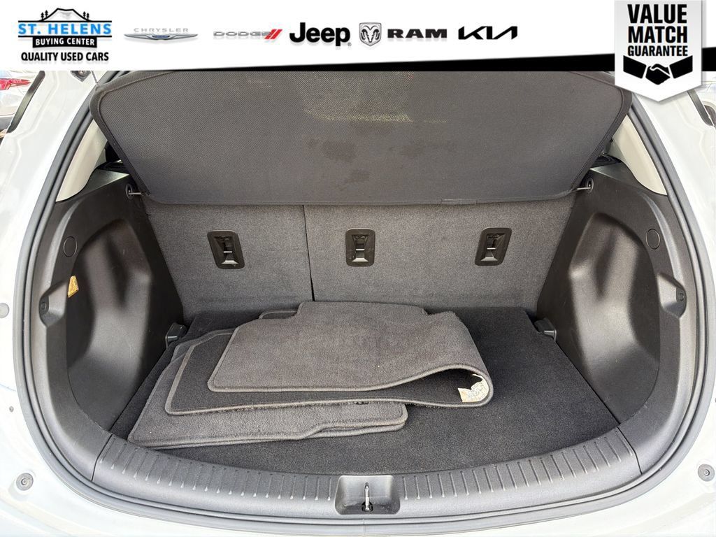 Used 2022 Chevrolet Bolt LT w/ Infotainment Package FWD image 7