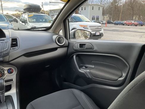 Used 2019 Ford Fiesta SE image 14