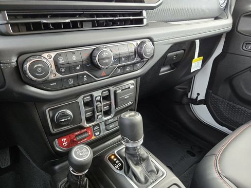 New 2026 Jeep Wrangler Unlimited Rubicon AWD/4WD image 12