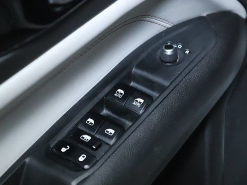 Used 2025 Jeep Compass Limited AWD/4WD image 16