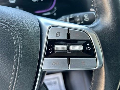 Used 2025 Kia Telluride S FWD image 18