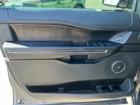 Used 2019 Ford Expedition Limited w/ Special Edition Package AWD/4WD image 23