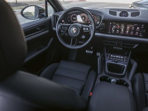 New 2025 Porsche Cayenne S image 35