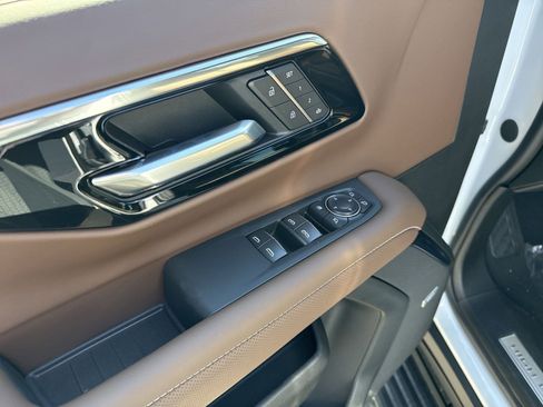 New 2026 Chevrolet Suburban High Country image 15