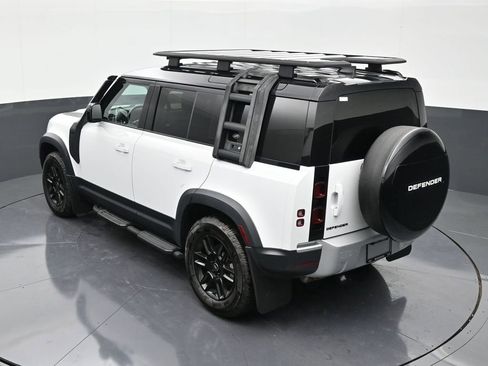 Used 2023 Land Rover Defender 110 S image 14