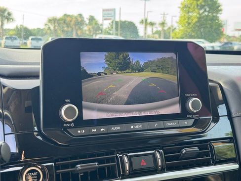 Certified 2024 Nissan Pathfinder SV image 20