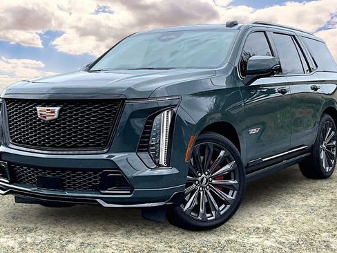 Used 2026 Cadillac Escalade V w/ LPO, Floor Liner Package AWD/4WD image 3