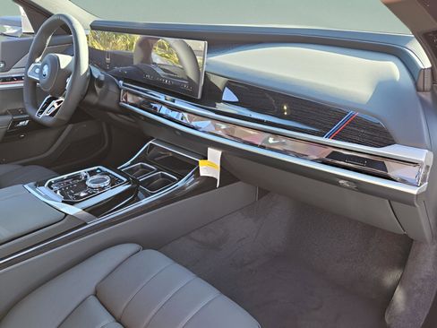 New 2026 BMW i7 eDrive50 w/ M Sport Package image 14