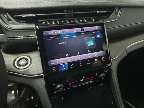 Used 2023 Jeep Grand Cherokee Limited AWD/4WD image 27
