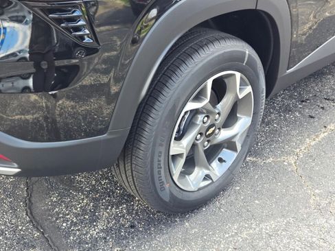 New 2026 Chevrolet Trax LT w/ Driver Confidence Package image 9