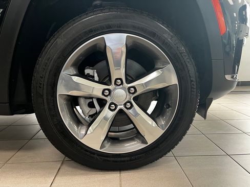 Used 2021 Jeep Grand Cherokee L Limited w/ Luxury Tech Group II image 16