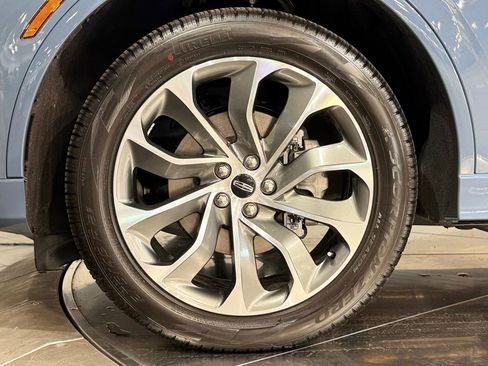 New 2026 Lincoln Aviator AWD image 25