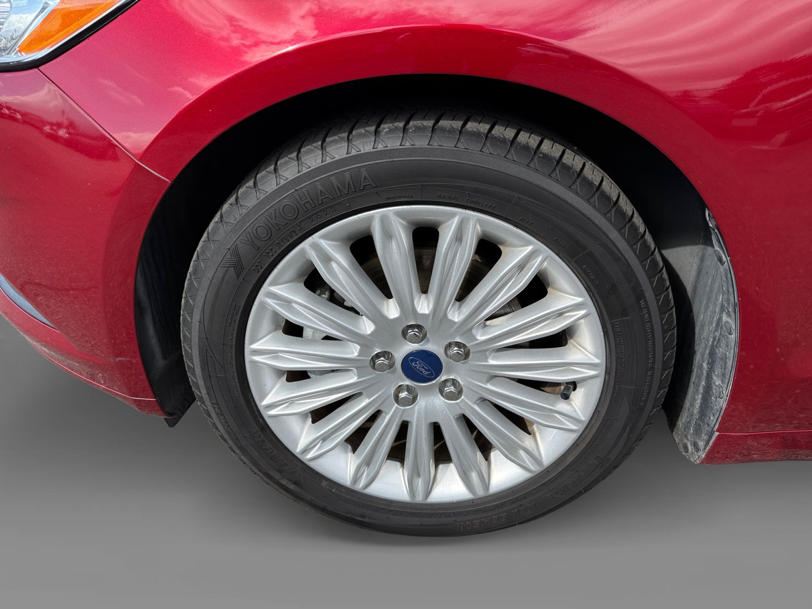 Used 2016 Ford Fusion SE FWD image 9