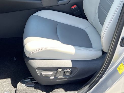 Used 2023 Toyota RAV4 XLE Premium AWD/4WD image 15