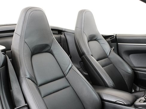 Used 2020 Porsche 911 Carrera RWD image 30