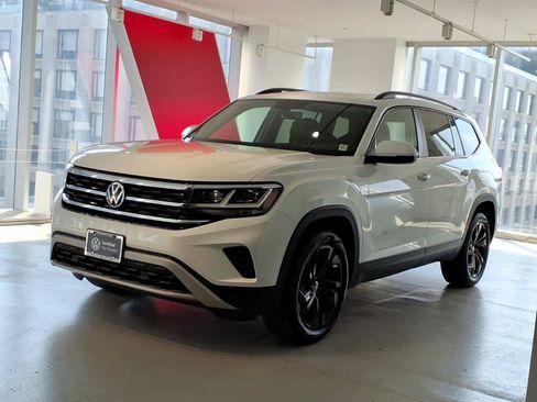 Used 2023 Volkswagen Atlas SE w/ Panoramic Sunroof Package AWD/4WD image 1