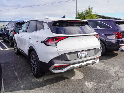 Used 2023 Kia Sportage EX image 11