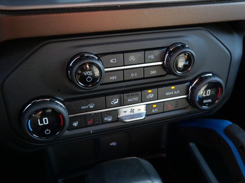 Used 2021 Ford Bronco Outer Banks w/ Sasquatch Package AWD/4WD image 24
