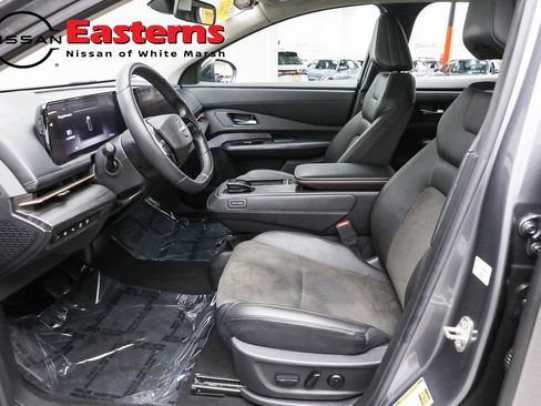 Used 2023 Nissan Ariya FWD image 14