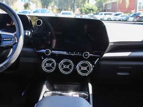 Used 2025 Chevrolet Blazer EV LT image 13