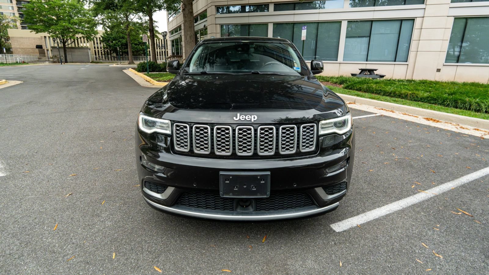 Used 2019 Jeep Grand Cherokee Summit w/ Platinum Series Group AWD/4WD image 8
