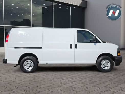 Used 2021 Chevrolet Express 2500 RWD image 6