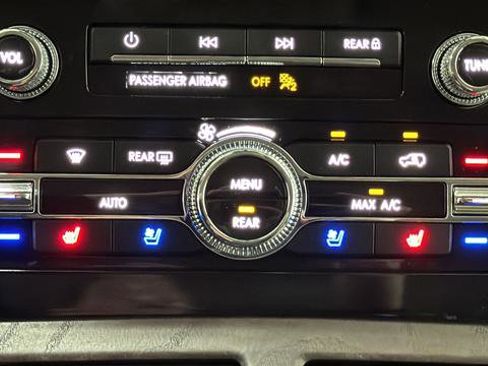 Used 2024 Lincoln Navigator Premiere AWD/4WD image 17