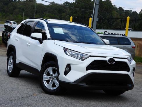 Used 2019 Toyota RAV4 XLE image 10