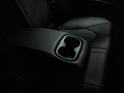 Used 2024 Toyota Camry SE image 12