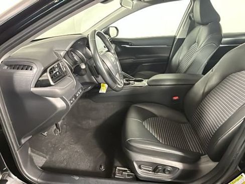 Used 2024 Toyota Camry SE FWD image 11