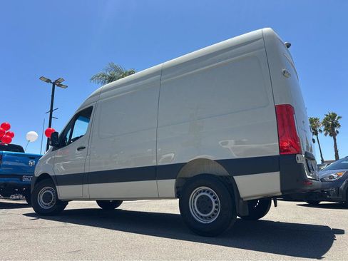 Used 2023 Mercedes-Benz Sprinter 2500 image 3