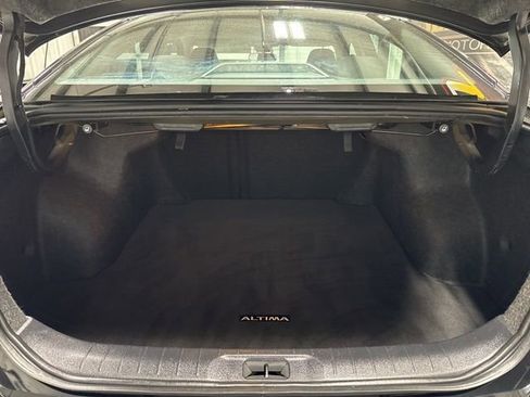 Used 2024 Nissan Altima 2.5 SV FWD image 19