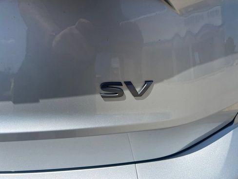 Used 2024 Nissan Rogue SV FWD image 13