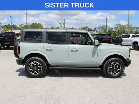 Used 2024 Ford Bronco Outer Banks AWD/4WD image 12