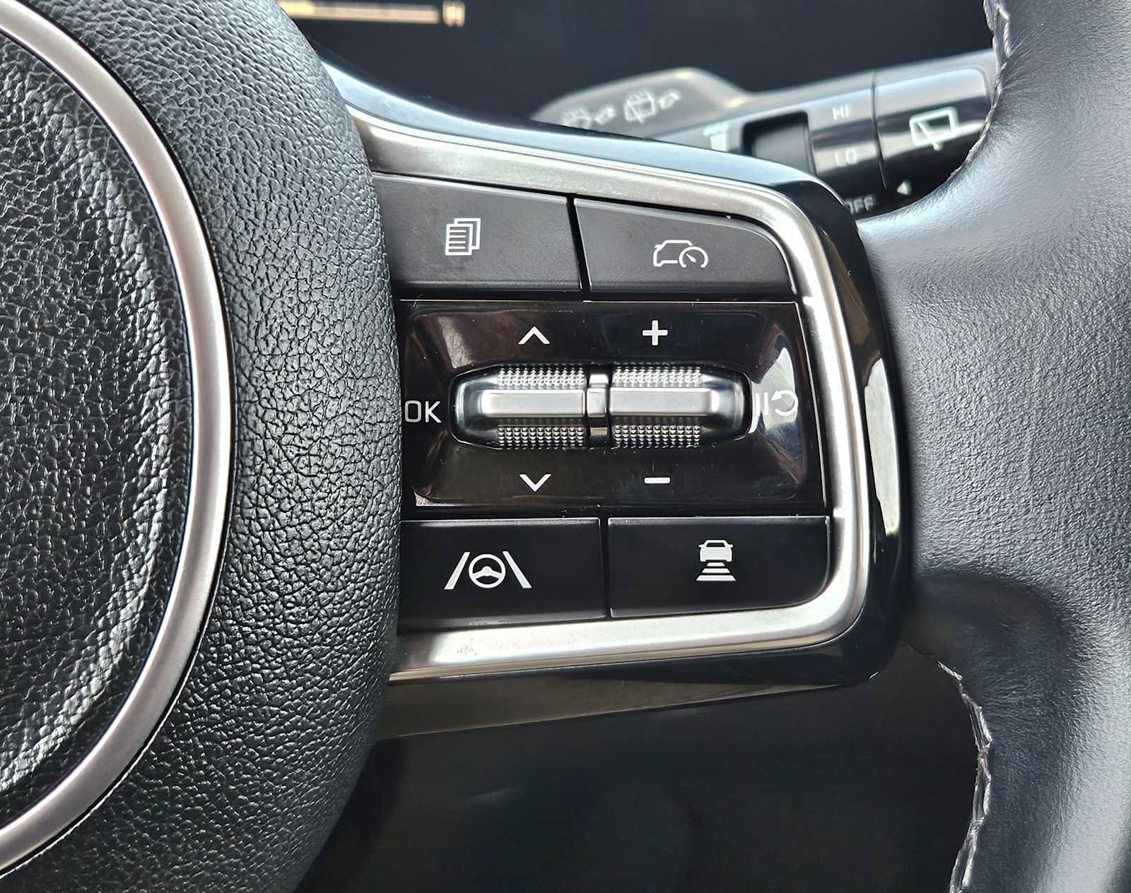 Certified 2024 Kia Sorento S FWD image 22
