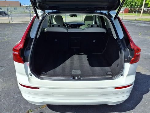 Used 2022 Volvo XC60 B5 Momentum image 15