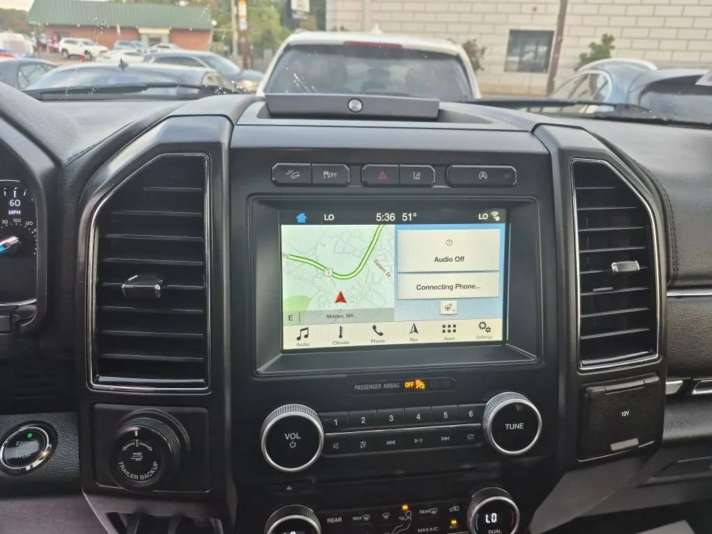Used 2018 Ford Expedition Limited w/ Equipment Group 301A AWD/4WD image 3