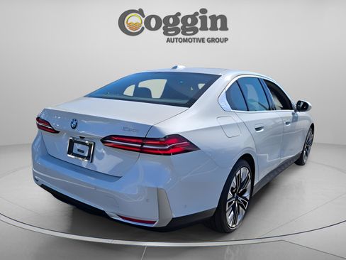 New 2026 BMW 530i w/ M Sport Package RWD image 6