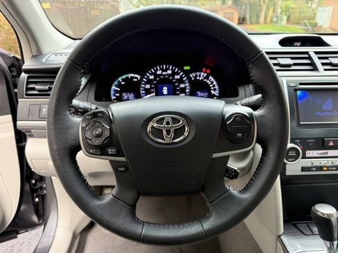 Used 2012 Toyota Camry XLE image 9