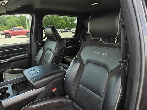 Used 2024 RAM 1500 Laramie AWD/4WD image 13