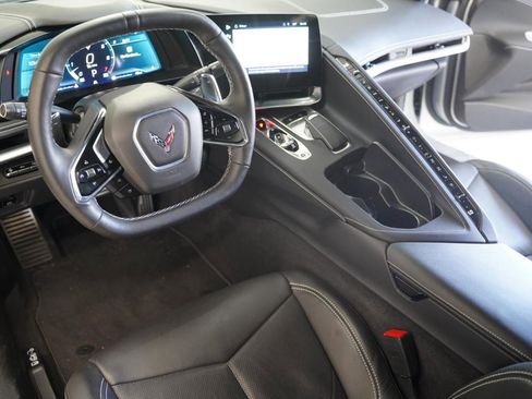 Used 2024 Chevrolet Corvette Stingray Preferred Cpe w/ Z51 Performance Package RWD image 17