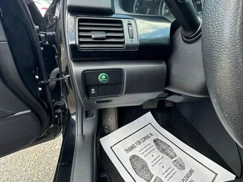 Used 2017 Honda Accord LX image 17