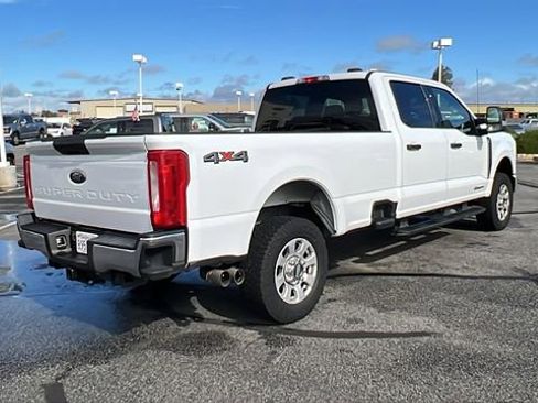 Used 2024 Ford F250 XLT image 3