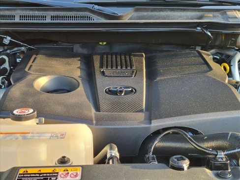 Used 2025 Toyota Tundra SR5 w/ SR5 Premium Package AWD/4WD image 21