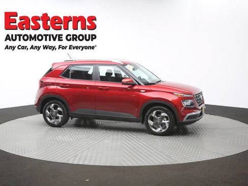 Used 2024 Hyundai Venue SEL FWD image 48
