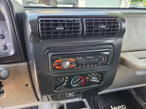 Used 2006 Jeep Wrangler X AWD/4WD image 23