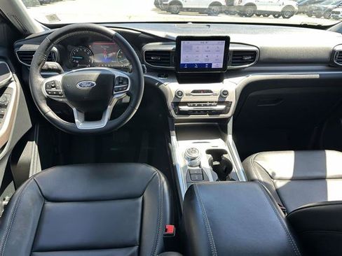 Used 2023 Ford Explorer XLT w/ Equipment Group 202A AWD/4WD image 35