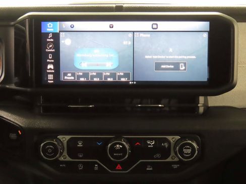 Used 2024 Jeep Wrangler Sport S image 9