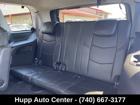 Used 2017 Cadillac Escalade Luxury AWD/4WD image 18